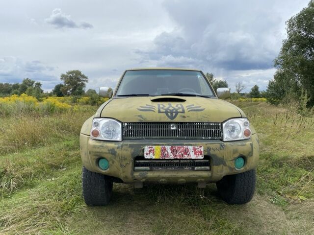 Зелений Ніссан Навара, об'ємом двигуна 2.5 л та пробігом 280 тис. км за 5300 $, фото 1 на Automoto.ua