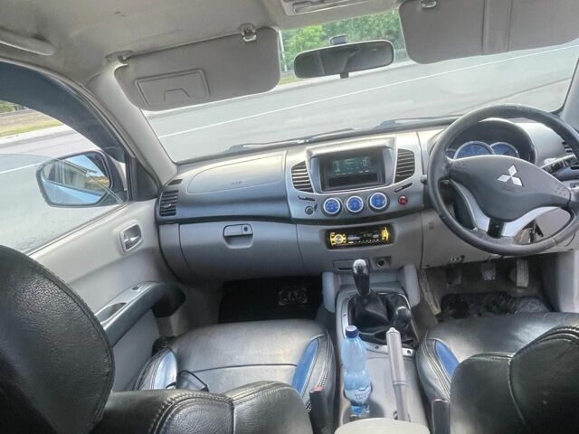 Зеленый Ниссан Навара, объемом двигателя 2.5 л и пробегом 200 тыс. км за 1868 $, фото 21 на Automoto.ua