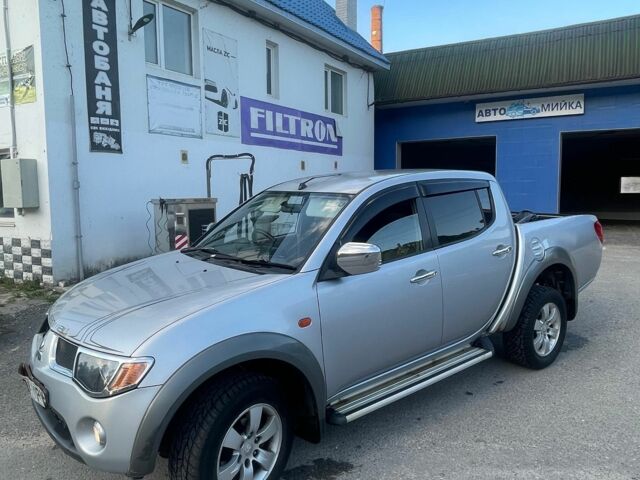 Зеленый Ниссан Навара, объемом двигателя 2.5 л и пробегом 200 тыс. км за 1868 $, фото 13 на Automoto.ua