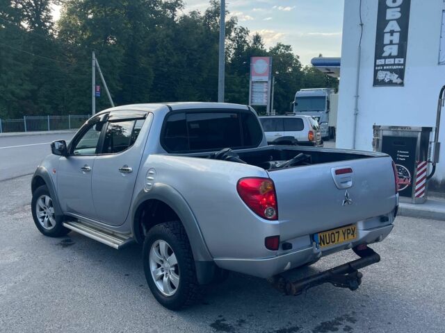 Зеленый Ниссан Навара, объемом двигателя 2.5 л и пробегом 200 тыс. км за 1868 $, фото 17 на Automoto.ua