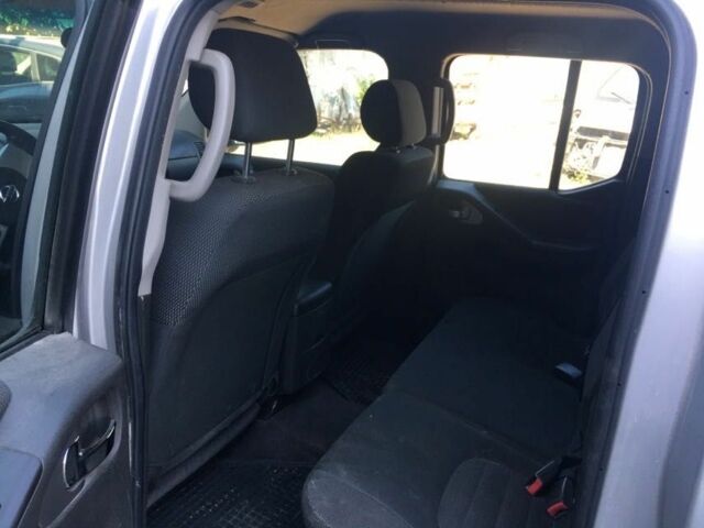 Зеленый Ниссан Навара, объемом двигателя 2.5 л и пробегом 200 тыс. км за 1868 $, фото 9 на Automoto.ua