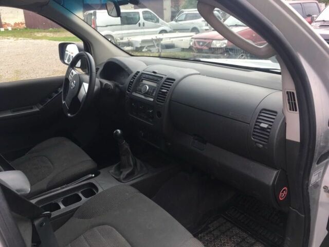 Зеленый Ниссан Навара, объемом двигателя 2.5 л и пробегом 200 тыс. км за 1868 $, фото 7 на Automoto.ua