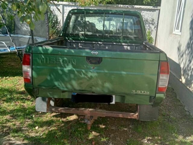 Зеленый Ниссан Навара, объемом двигателя 2.5 л и пробегом 220 тыс. км за 1742 $, фото 5 на Automoto.ua