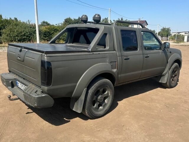 Зелений Ніссан Навара, об'ємом двигуна 2.5 л та пробігом 235 тис. км за 5444 $, фото 2 на Automoto.ua