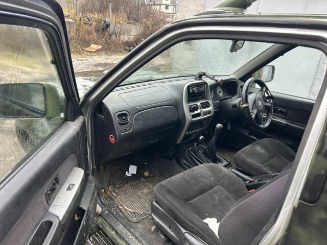 Зеленый Ниссан Навара, объемом двигателя 2.5 л и пробегом 110 тыс. км за 3750 $, фото 5 на Automoto.ua