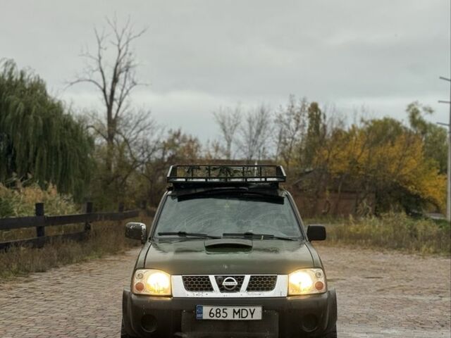 Зеленый Ниссан Навара, объемом двигателя 2.5 л и пробегом 189 тыс. км за 4200 $, фото 1 на Automoto.ua