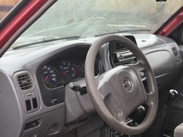 Зеленый Ниссан Навара, объемом двигателя 2.5 л и пробегом 189 тыс. км за 4200 $, фото 6 на Automoto.ua