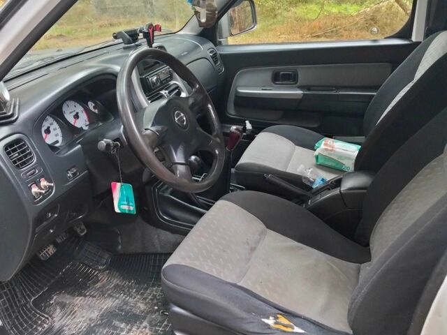 Зеленый Ниссан Навара, объемом двигателя 2.5 л и пробегом 261 тыс. км за 5001 $, фото 6 на Automoto.ua