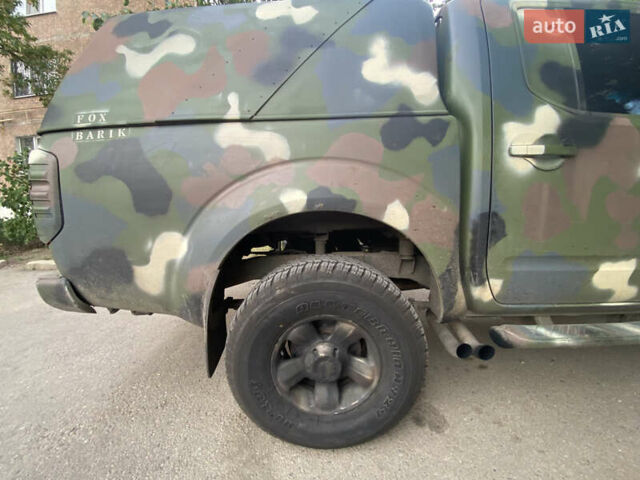Зелений Ніссан Навара, об'ємом двигуна 2.49 л та пробігом 190 тис. км за 7000 $, фото 3 на Automoto.ua