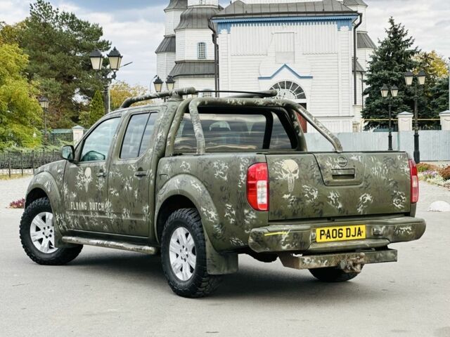 Зеленый Ниссан Навара, объемом двигателя 2.5 л и пробегом 250 тыс. км за 7254 $, фото 2 на Automoto.ua