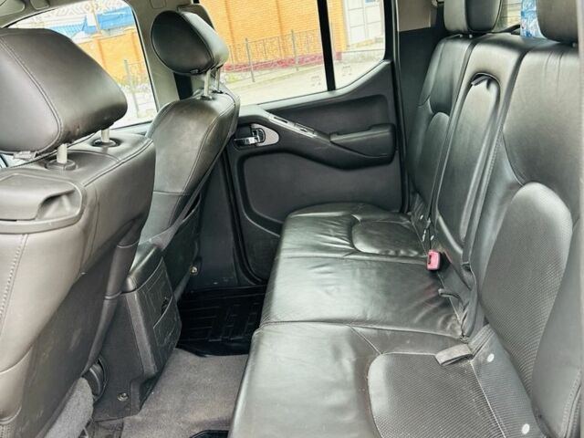 Зеленый Ниссан Навара, объемом двигателя 2.5 л и пробегом 250 тыс. км за 7254 $, фото 14 на Automoto.ua