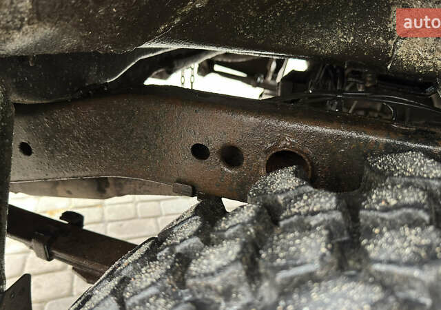 Зеленый Ниссан Навара, объемом двигателя 2.5 л и пробегом 300 тыс. км за 5800 $, фото 17 на Automoto.ua