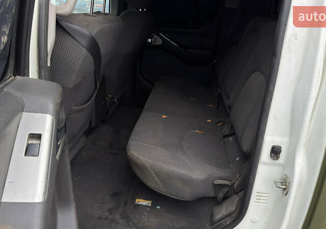 Зеленый Ниссан Навара, объемом двигателя 2.5 л и пробегом 300 тыс. км за 5800 $, фото 31 на Automoto.ua