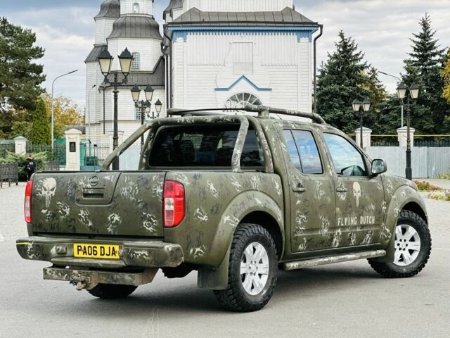 Зеленый Ниссан Навара, объемом двигателя 2.5 л и пробегом 250 тыс. км за 7254 $, фото 3 на Automoto.ua