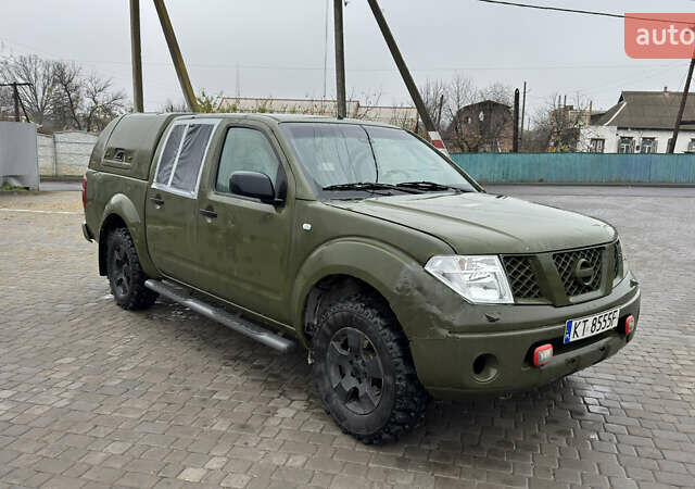 Зеленый Ниссан Навара, объемом двигателя 2.5 л и пробегом 300 тыс. км за 5800 $, фото 11 на Automoto.ua