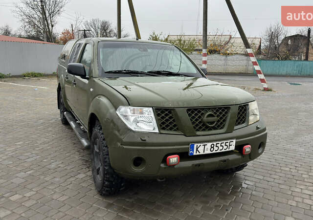 Зеленый Ниссан Навара, объемом двигателя 2.5 л и пробегом 300 тыс. км за 5800 $, фото 12 на Automoto.ua