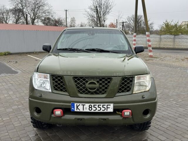Зеленый Ниссан Навара, объемом двигателя 2.5 л и пробегом 300 тыс. км за 5800 $, фото 7 на Automoto.ua