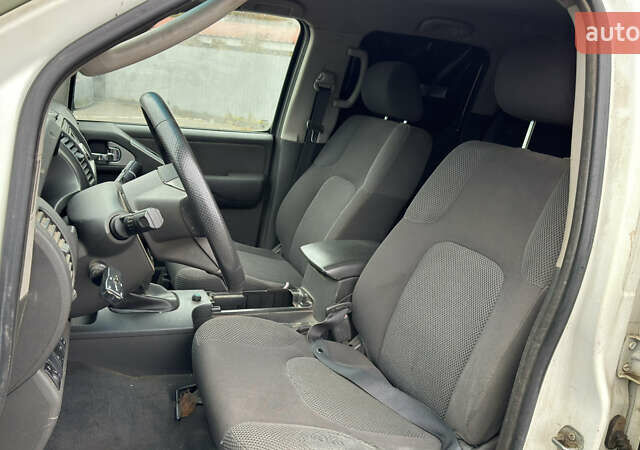 Зеленый Ниссан Навара, объемом двигателя 2.5 л и пробегом 300 тыс. км за 5800 $, фото 25 на Automoto.ua