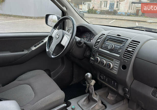 Зеленый Ниссан Навара, объемом двигателя 2.5 л и пробегом 300 тыс. км за 5800 $, фото 40 на Automoto.ua