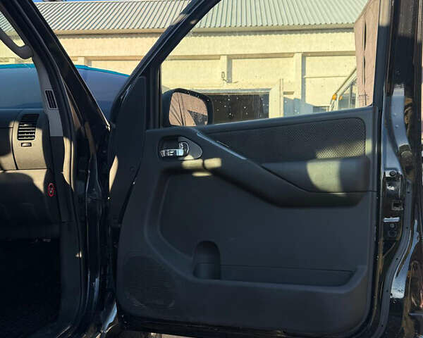 Зеленый Ниссан Навара, объемом двигателя 0 л и пробегом 230 тыс. км за 14000 $, фото 13 на Automoto.ua