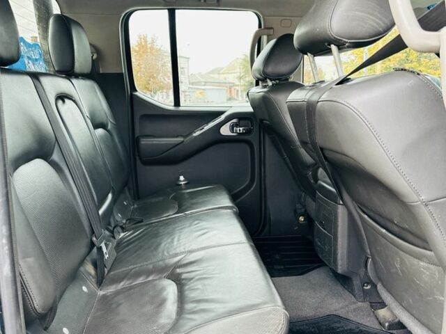 Зеленый Ниссан Навара, объемом двигателя 2.5 л и пробегом 250 тыс. км за 7254 $, фото 11 на Automoto.ua