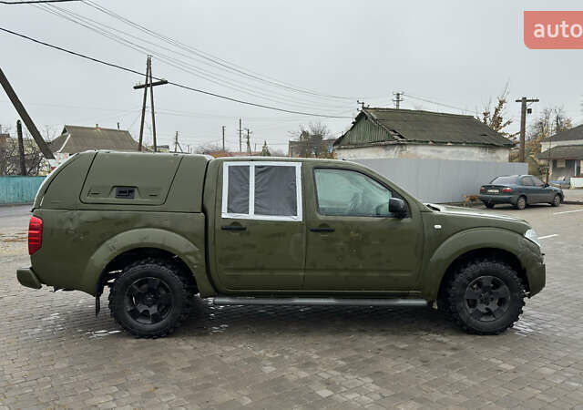 Зеленый Ниссан Навара, объемом двигателя 2.5 л и пробегом 300 тыс. км за 5800 $, фото 9 на Automoto.ua
