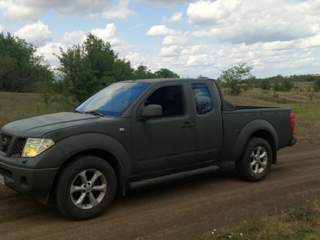Зеленый Ниссан Навара, объемом двигателя 2.5 л и пробегом 269 тыс. км за 5000 $, фото 1 на Automoto.ua