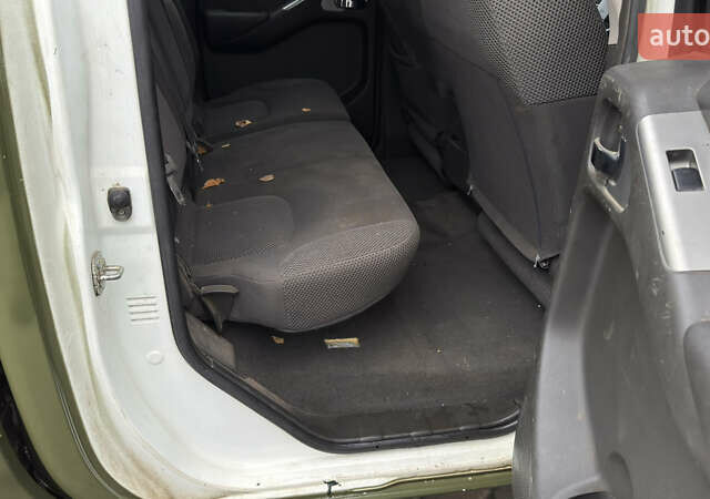 Зеленый Ниссан Навара, объемом двигателя 2.5 л и пробегом 300 тыс. км за 5800 $, фото 34 на Automoto.ua