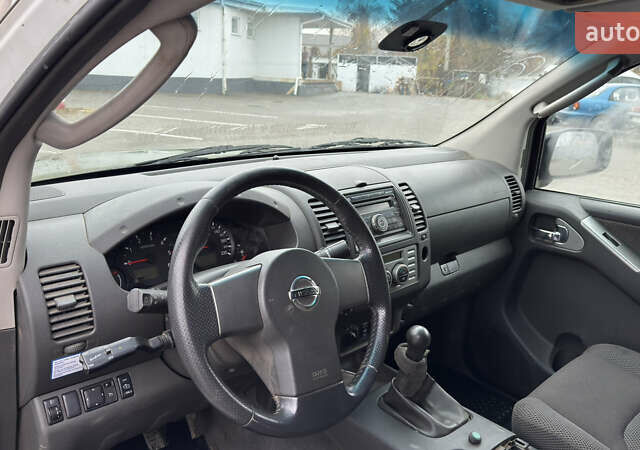 Зеленый Ниссан Навара, объемом двигателя 2.5 л и пробегом 300 тыс. км за 5800 $, фото 23 на Automoto.ua