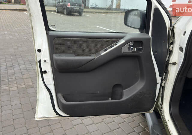 Зеленый Ниссан Навара, объемом двигателя 2.5 л и пробегом 300 тыс. км за 5800 $, фото 21 на Automoto.ua