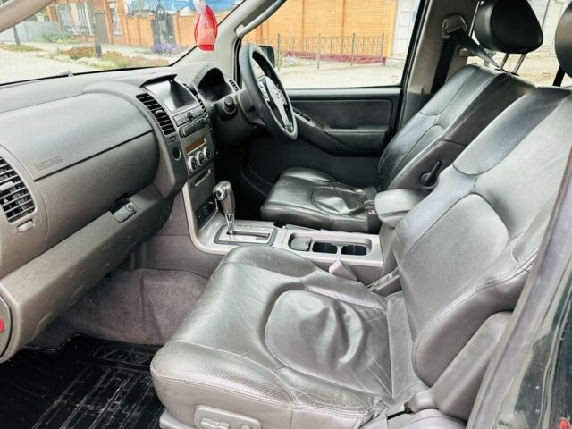 Зеленый Ниссан Навара, объемом двигателя 2.5 л и пробегом 250 тыс. км за 7254 $, фото 13 на Automoto.ua