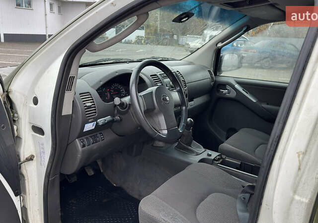 Зеленый Ниссан Навара, объемом двигателя 2.5 л и пробегом 300 тыс. км за 5800 $, фото 22 на Automoto.ua