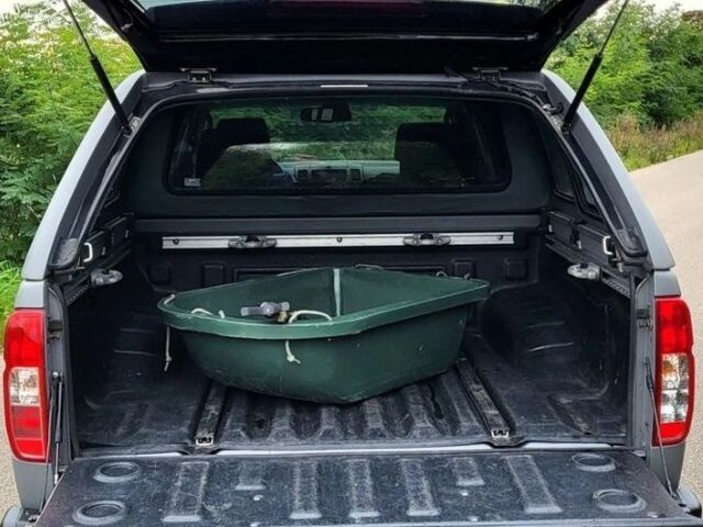 Зеленый Ниссан Навара, объемом двигателя 2.5 л и пробегом 200 тыс. км за 3200 $, фото 5 на Automoto.ua