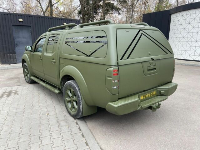 Зеленый Ниссан Навара, объемом двигателя 2.5 л и пробегом 186 тыс. км за 5600 $, фото 4 на Automoto.ua