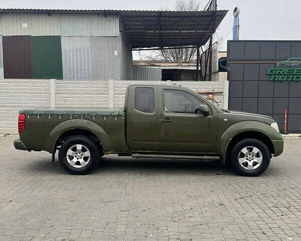 Зеленый Ниссан Навара, объемом двигателя 2.49 л и пробегом 325 тыс. км за 7000 $, фото 6 на Automoto.ua