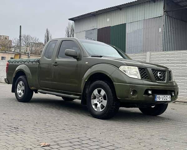 Зеленый Ниссан Навара, объемом двигателя 2.49 л и пробегом 325 тыс. км за 7000 $, фото 5 на Automoto.ua