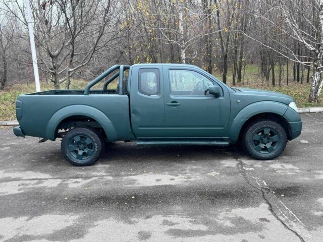 Зеленый Ниссан Навара, объемом двигателя 2.5 л и пробегом 250 тыс. км за 5999 $, фото 4 на Automoto.ua