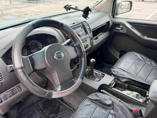 Зеленый Ниссан Навара, объемом двигателя 2.5 л и пробегом 250 тыс. км за 5999 $, фото 9 на Automoto.ua