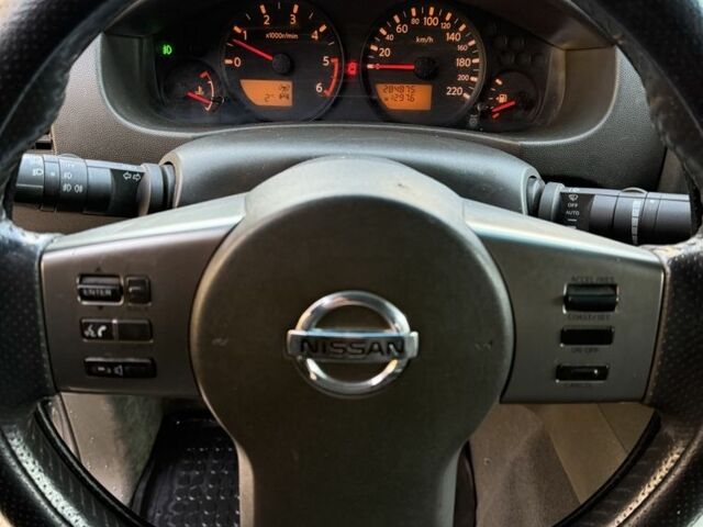 Зелений Ніссан Навара, об'ємом двигуна 2.5 л та пробігом 286 тис. км за 7000 $, фото 11 на Automoto.ua