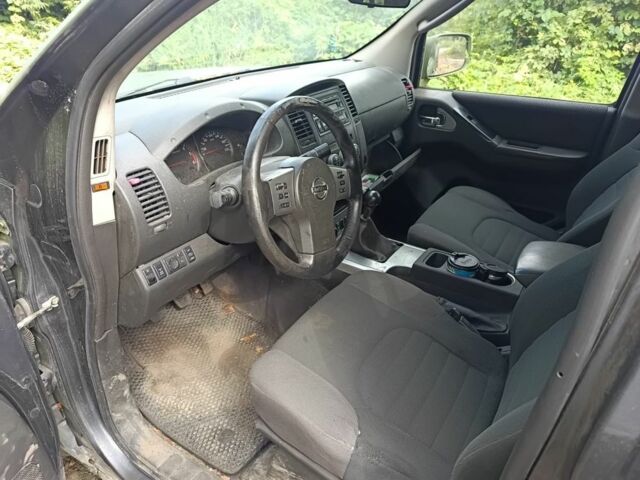 Зеленый Ниссан Навара, объемом двигателя 2.5 л и пробегом 100 тыс. км за 3800 $, фото 5 на Automoto.ua