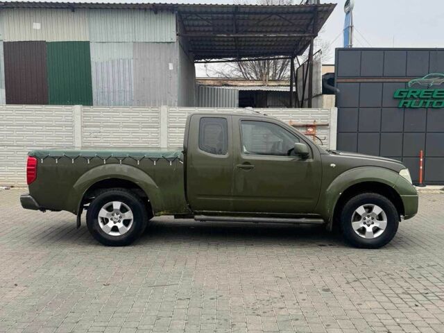 Зеленый Ниссан Навара, объемом двигателя 2.5 л и пробегом 325 тыс. км за 7000 $, фото 5 на Automoto.ua