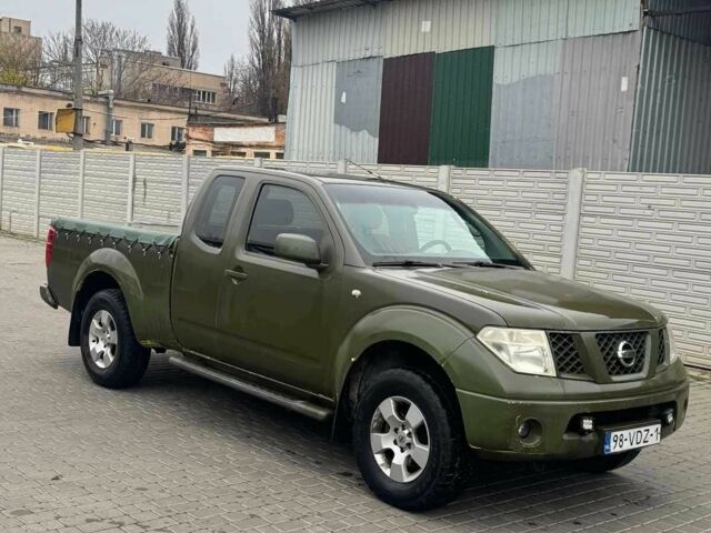 Зеленый Ниссан Навара, объемом двигателя 2.5 л и пробегом 325 тыс. км за 7000 $, фото 4 на Automoto.ua