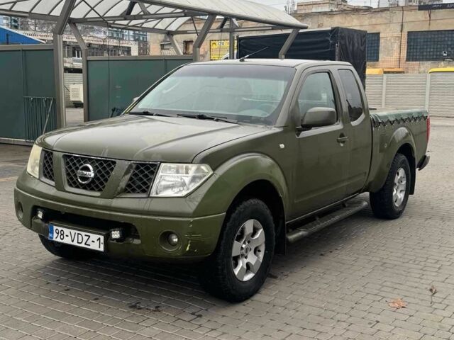 Зеленый Ниссан Навара, объемом двигателя 2.5 л и пробегом 325 тыс. км за 7000 $, фото 2 на Automoto.ua