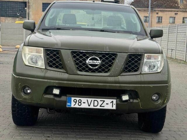 Зеленый Ниссан Навара, объемом двигателя 2.5 л и пробегом 325 тыс. км за 7000 $, фото 1 на Automoto.ua
