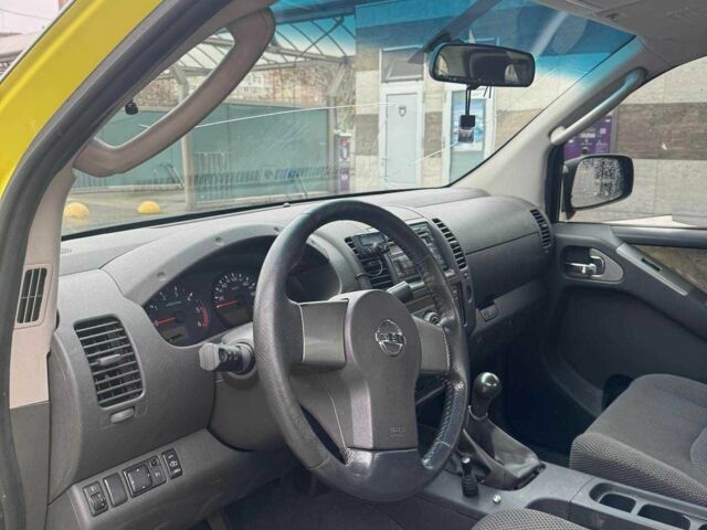 Зеленый Ниссан Навара, объемом двигателя 2.5 л и пробегом 325 тыс. км за 7000 $, фото 13 на Automoto.ua