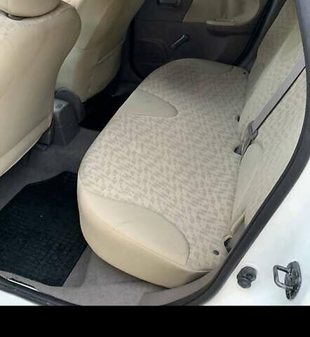 Білий Ніссан Ноут, об'ємом двигуна 1.4 л та пробігом 280 тис. км за 4700 $, фото 2 на Automoto.ua