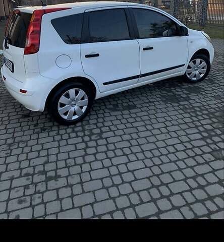 Білий Ніссан Ноут, об'ємом двигуна 1.4 л та пробігом 280 тис. км за 4700 $, фото 5 на Automoto.ua