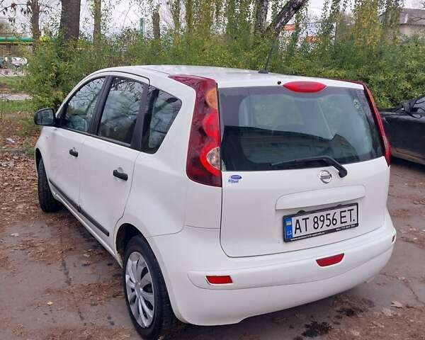Белый Ниссан Ноут, объемом двигателя 1.39 л и пробегом 210 тыс. км за 4200 $, фото 2 на Automoto.ua