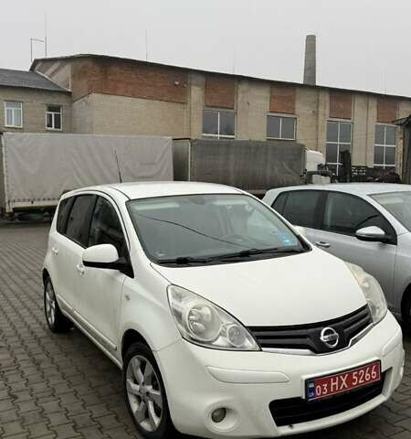 Белый Ниссан Ноут, объемом двигателя 1.5 л и пробегом 217 тыс. км за 6299 $, фото 2 на Automoto.ua