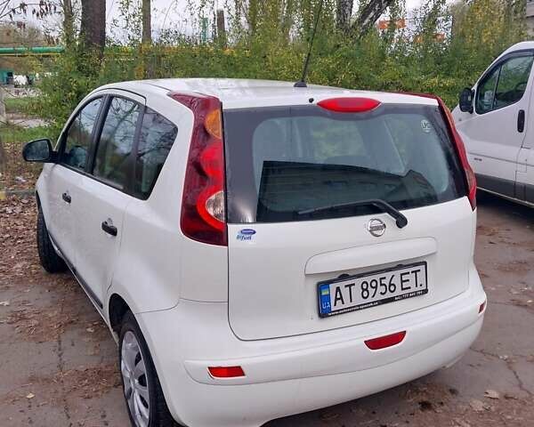 Белый Ниссан Ноут, объемом двигателя 1.39 л и пробегом 210 тыс. км за 4200 $, фото 4 на Automoto.ua